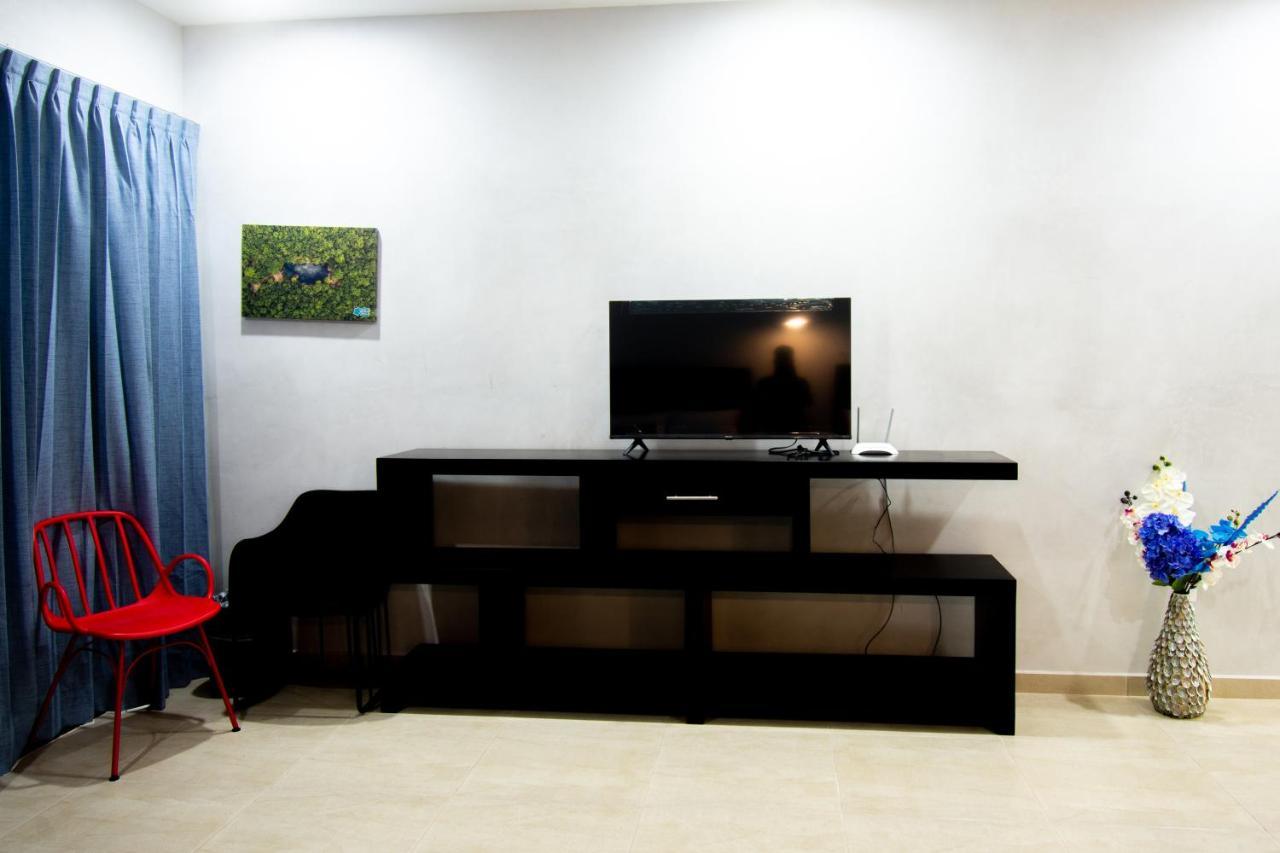 Hotel Casa Tortuga Tulum - Cenotes Park Inclusive Kültér fotó A television set
