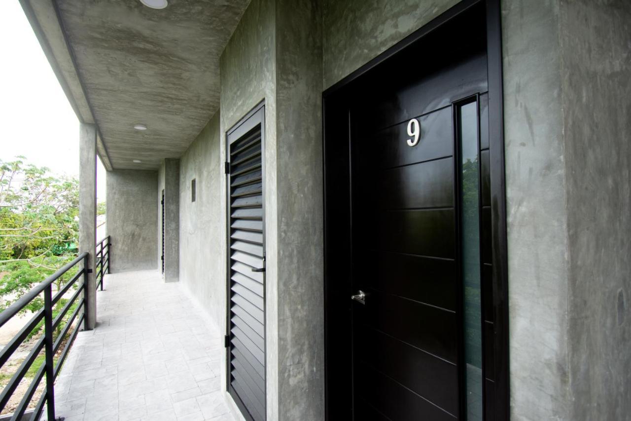 Hotel Casa Tortuga Tulum - Cenotes Park Inclusive Kültér fotó A typical apartment door in a condominium