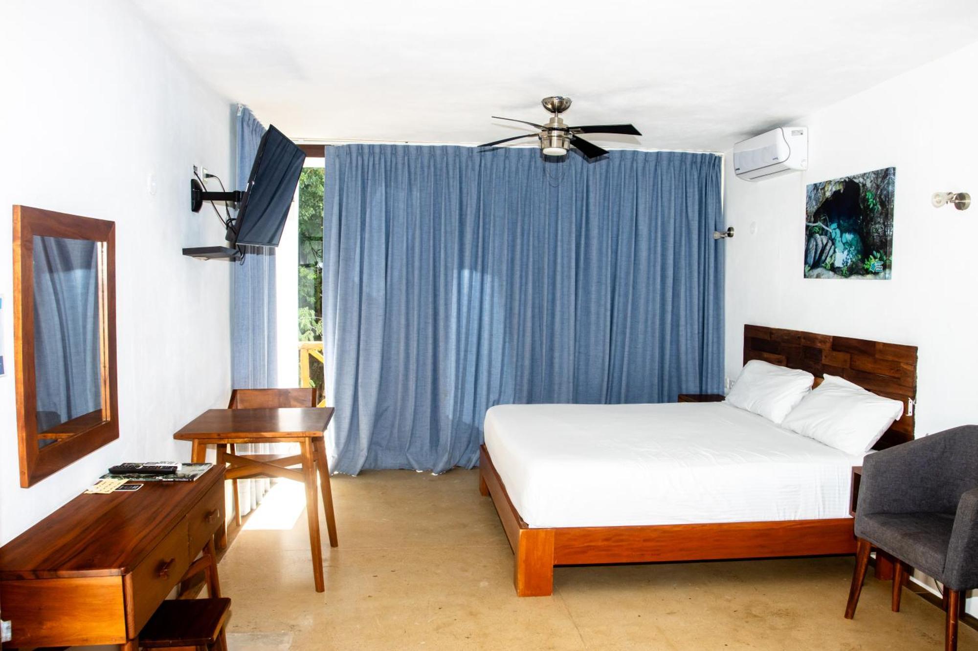 Hotel Casa Tortuga Tulum - Cenotes Park Inclusive Kültér fotó A room at the hotel