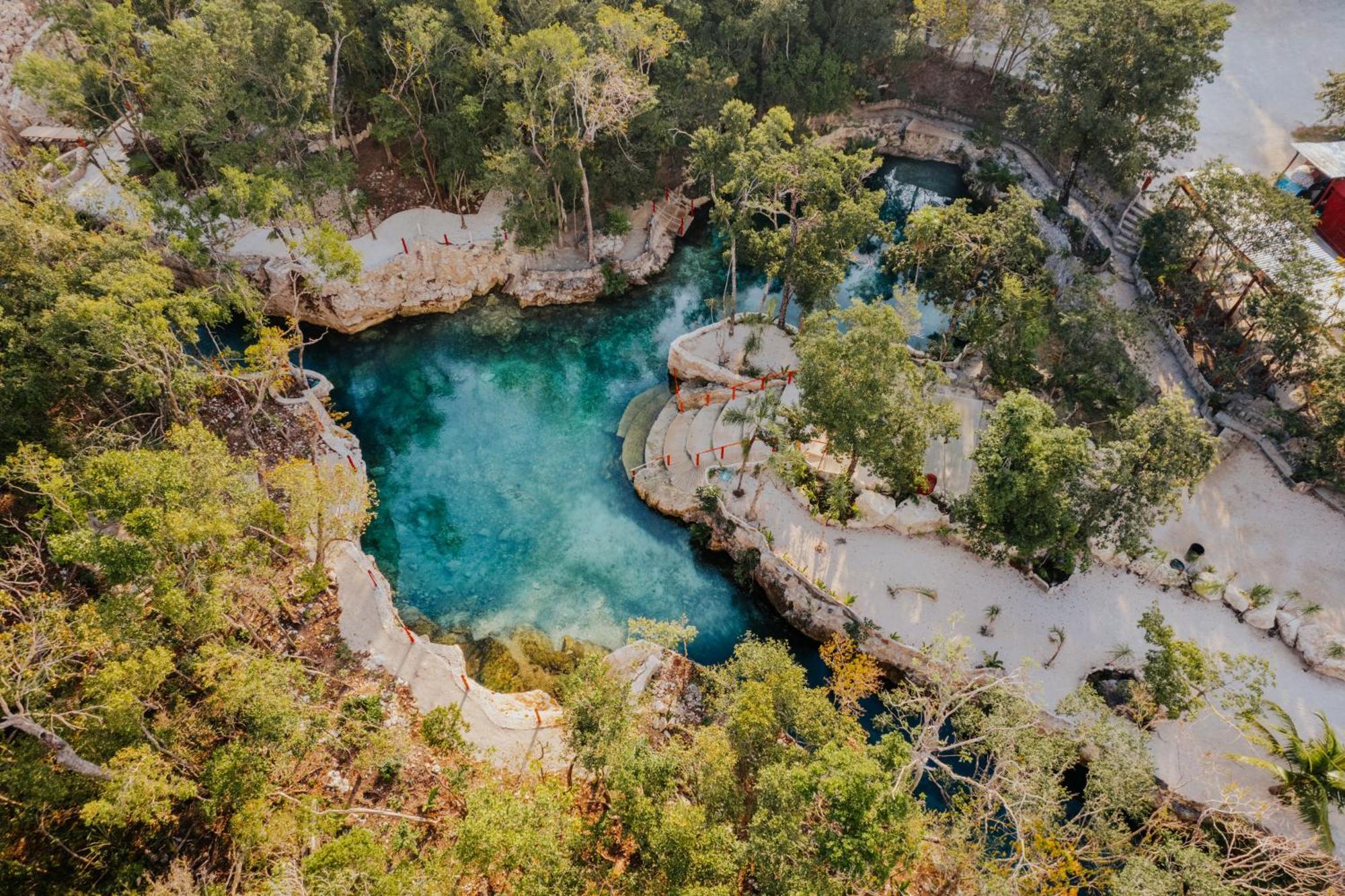 Hotel Casa Tortuga Tulum - Cenotes Park Inclusive Kültér fotó Aerial view of the Blue Lagoon