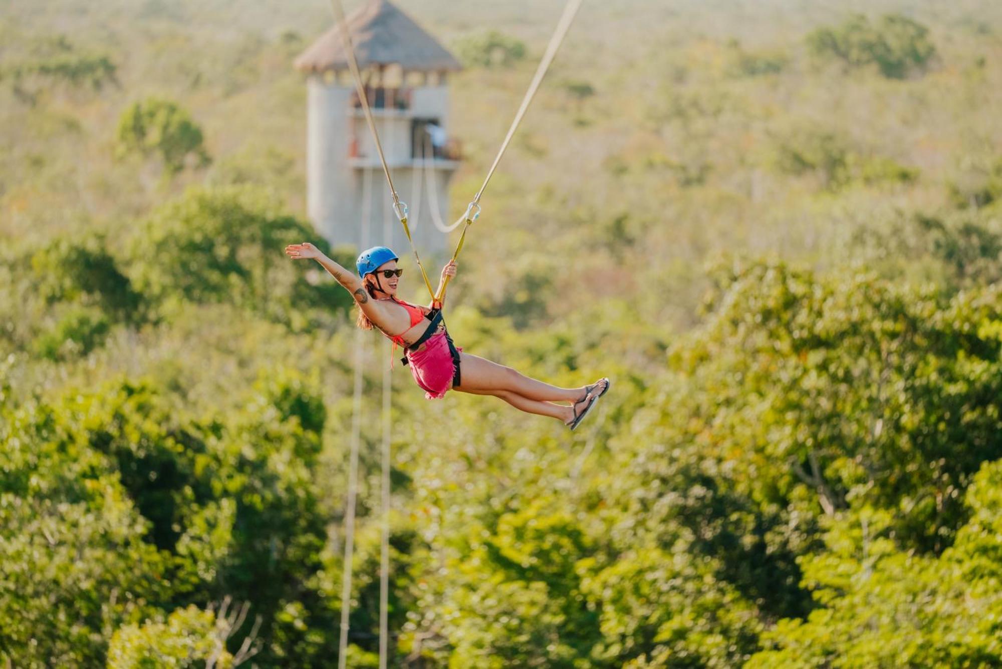 Hotel Casa Tortuga Tulum - Cenotes Park Inclusive Kültér fotó Zip-lining at Xel-Há